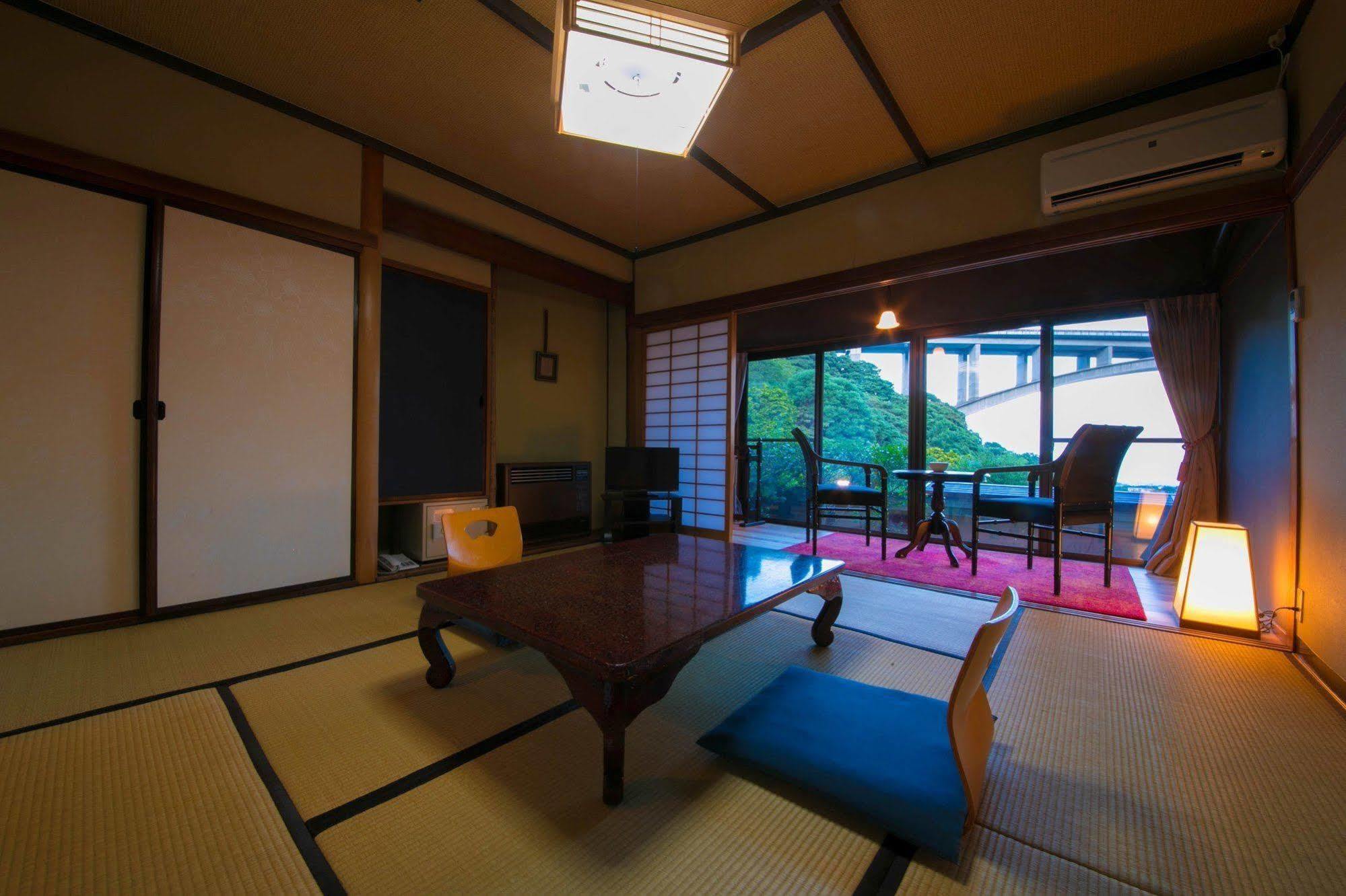 Hotel Okamotoya Beppu Esterno foto