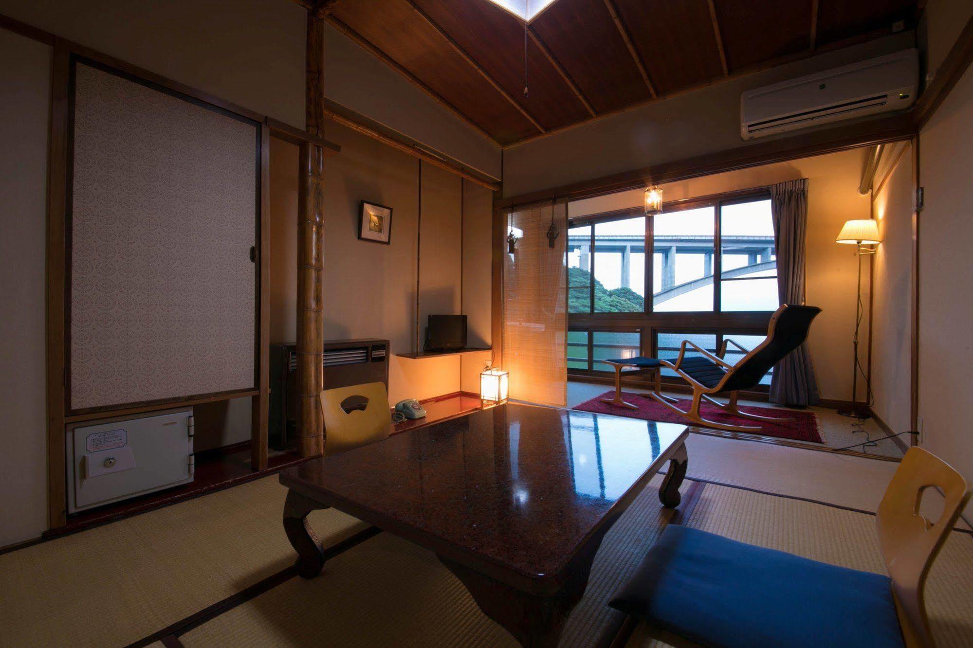 Hotel Okamotoya Beppu Esterno foto